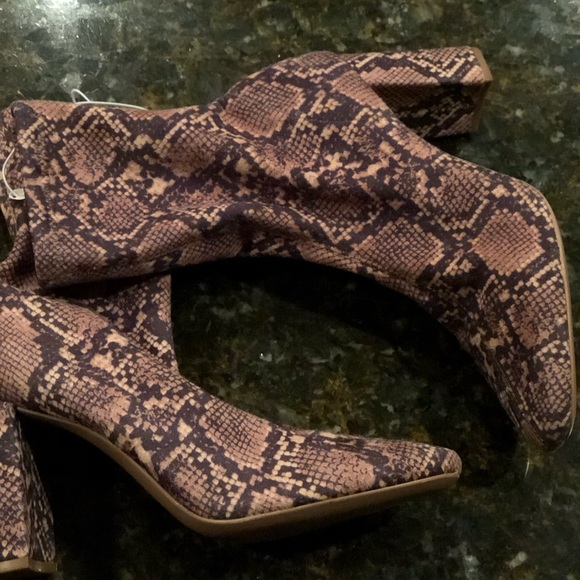 Sock boots size 9.5 - Picture 4 of 4